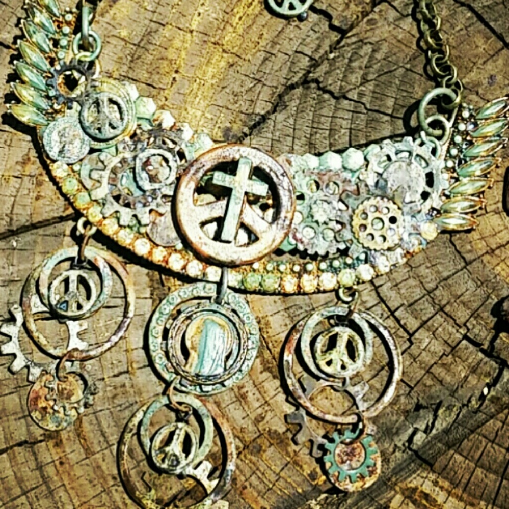 ๐ฅSOLD๐ฅSTEAMPUNK STATEMENT NECKLACE - Picture 6 of 6